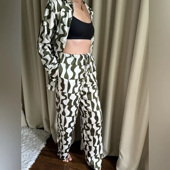 Rails- button down an draw string pants - Picture 4 of 8